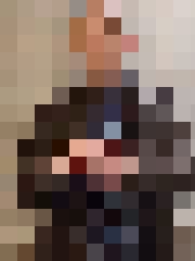 Vīrietis ar pūķa tetovējumu